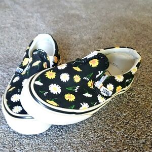 Toddler Vans size 10.5 daisy flower